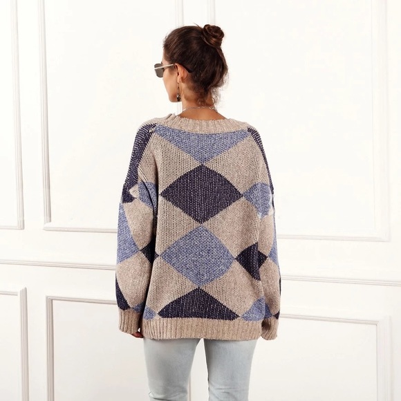 Distressed Hem Argyle Pattern Sweater - Picture 4 of 5
